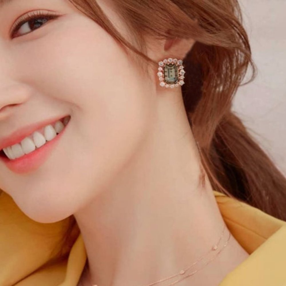 Grey Emerald Cut Earring